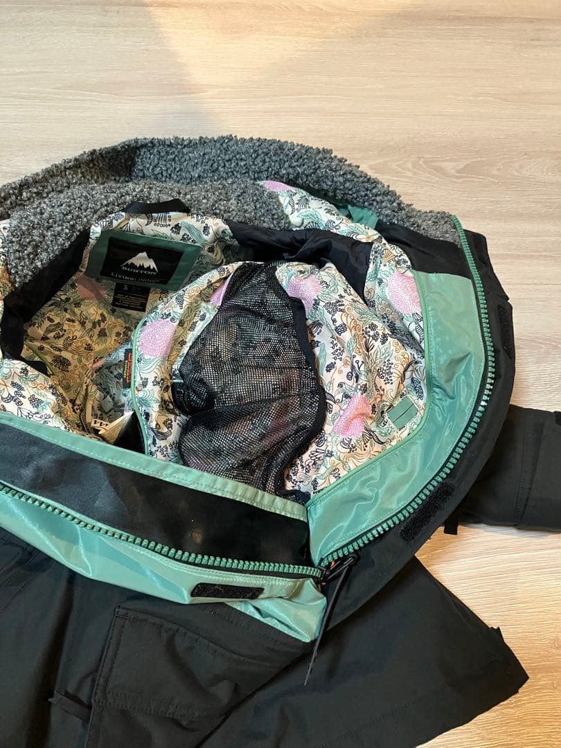 バートン　スノーボードウェア