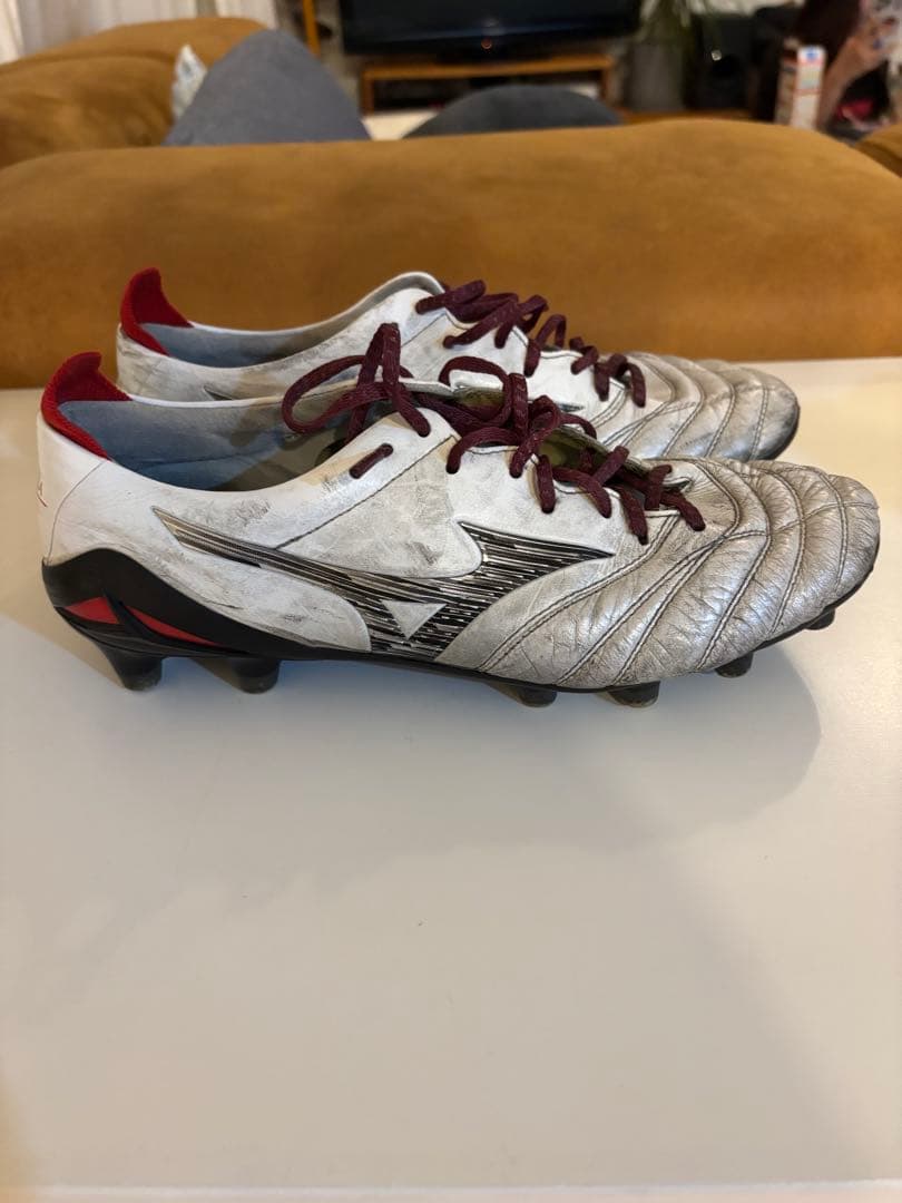 ミズノ モレリア サッカーシューズ ホワイト/レッド　値下げ可