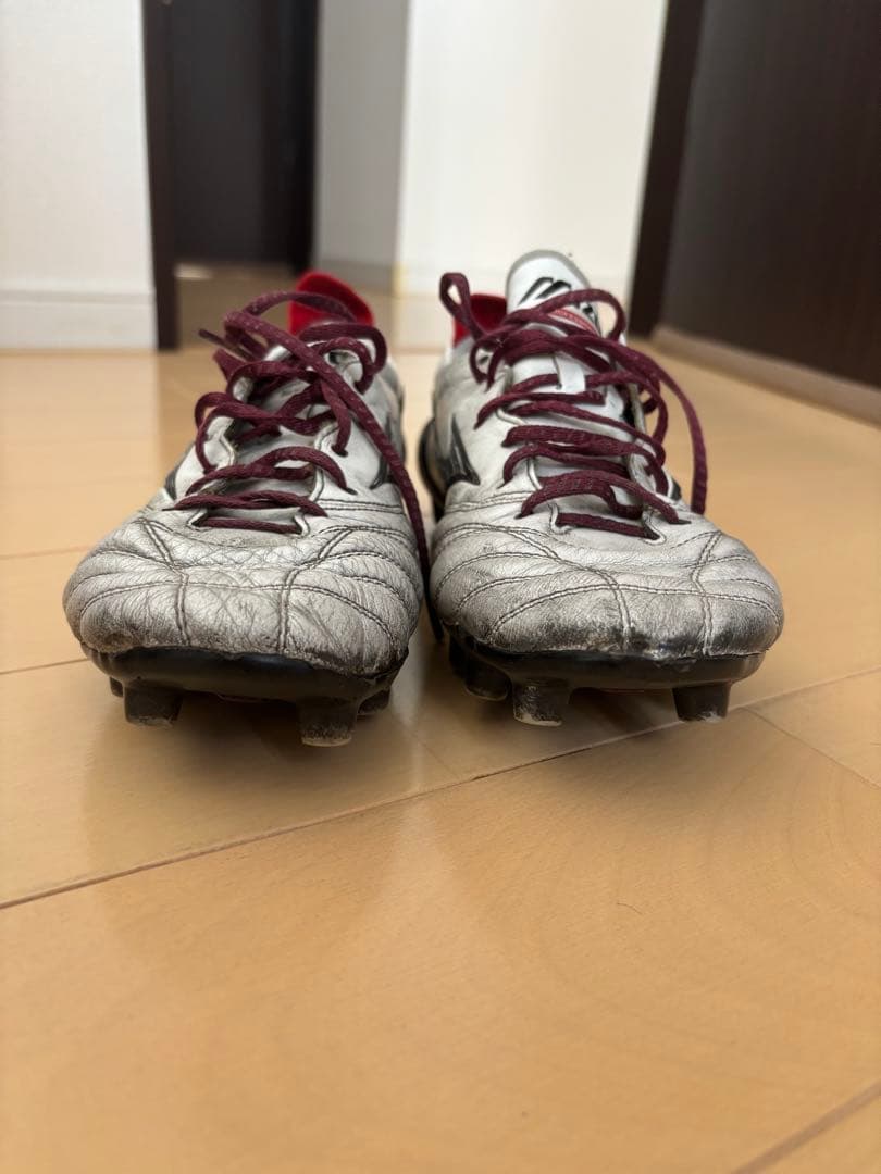 ミズノ モレリア サッカーシューズ ホワイト/レッド　値下げ可