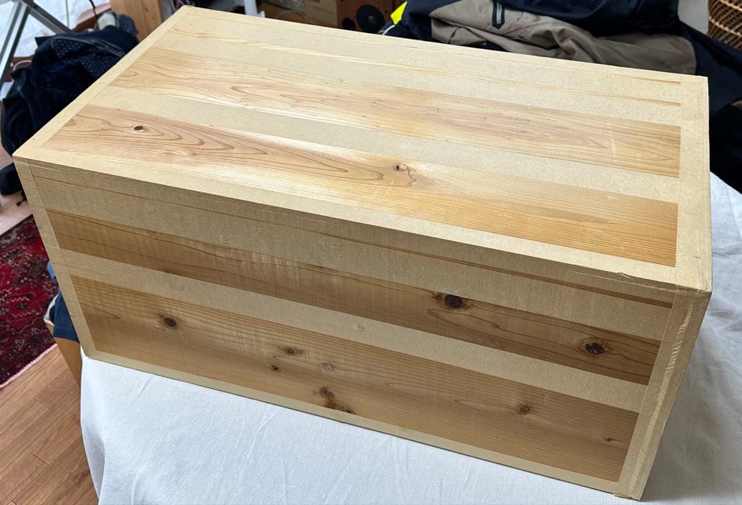 業務用茶箱から転用した頑強な木製収納ケース①