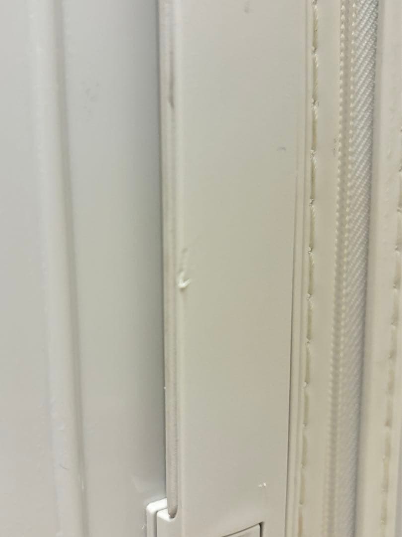 リモワ　エッセンシャルキャビン グロスホワイト