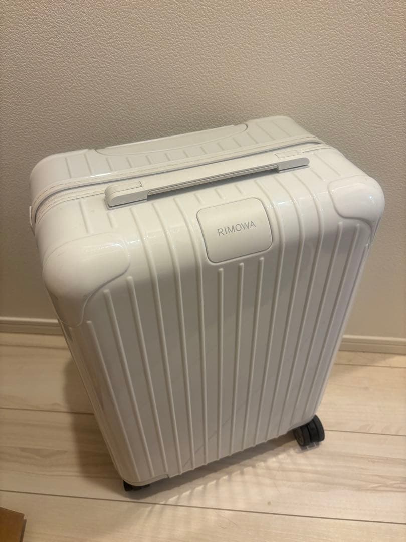 リモワ　エッセンシャルキャビン グロスホワイト