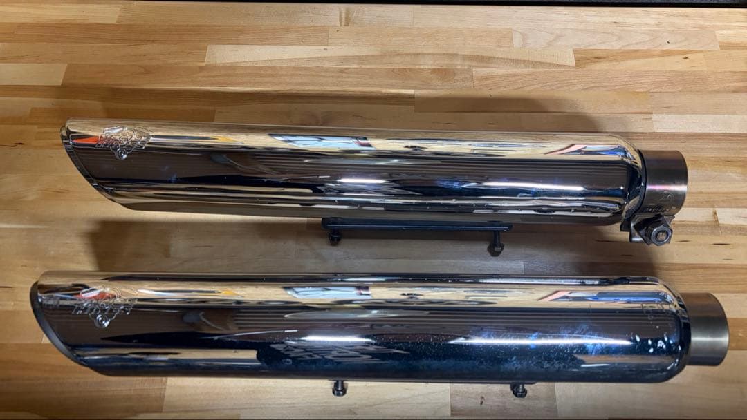 2007～2017 ソフテイル 3インチ・ツインスラッシュ スリップオンマフラー