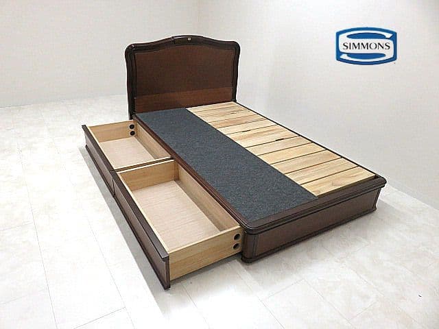 み*ん様 シモンズ クラシック様式セミダブルサイズベッドフレーム　※背部に日焼け