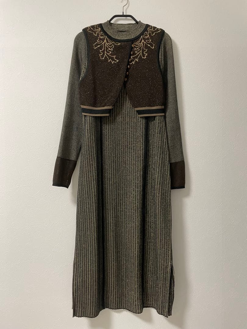 PUBLIC TOKYO エンブロイダリーニットワンピース