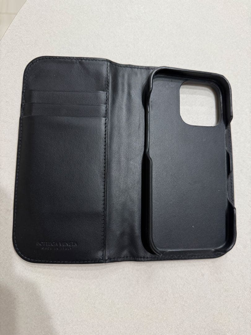 ボッテガ　iPhone16pro ケース