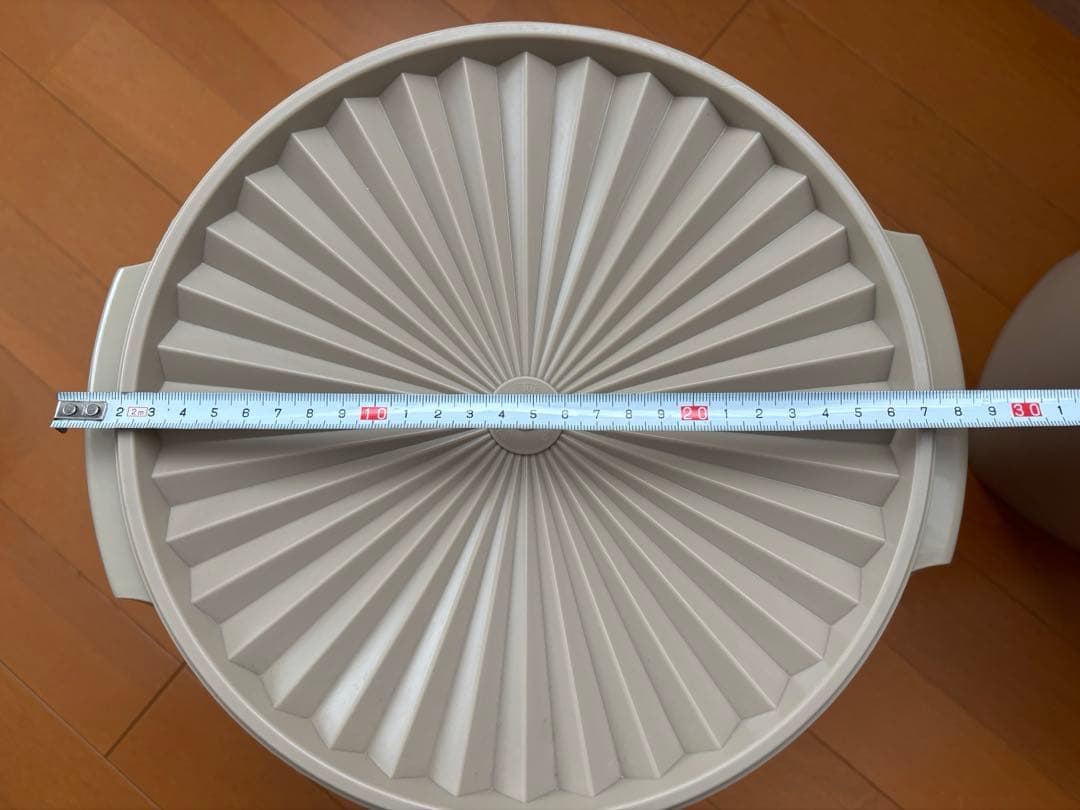 ［坂本］ タッパーウェア　マキシクイーンデコレーター3点 ベージュ