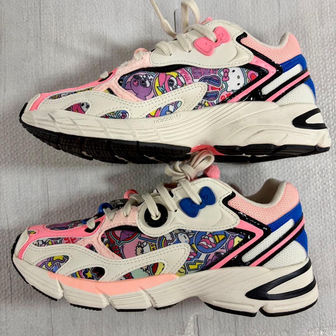 激レア コラボ adidas アディダス×ハローキティアンドフレンズ スニーカー