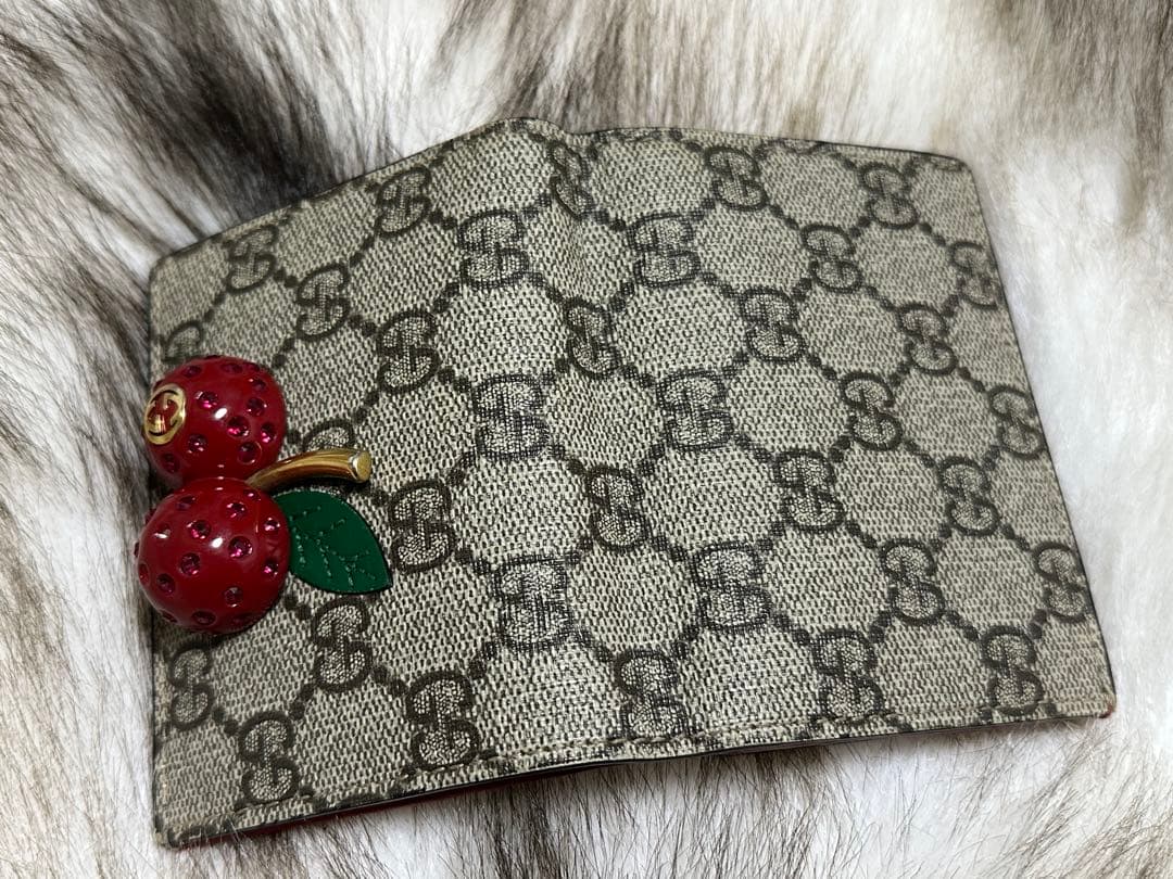 GUCCI チェリー二つ折り財布