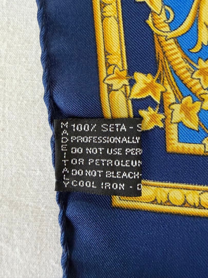 VERSACEヴェルサーチ ロングスカーフ　ブルー系