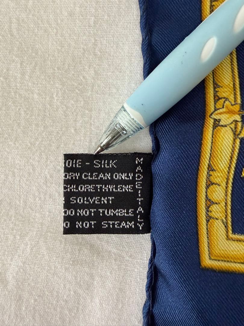 VERSACEヴェルサーチ ロングスカーフ　ブルー系