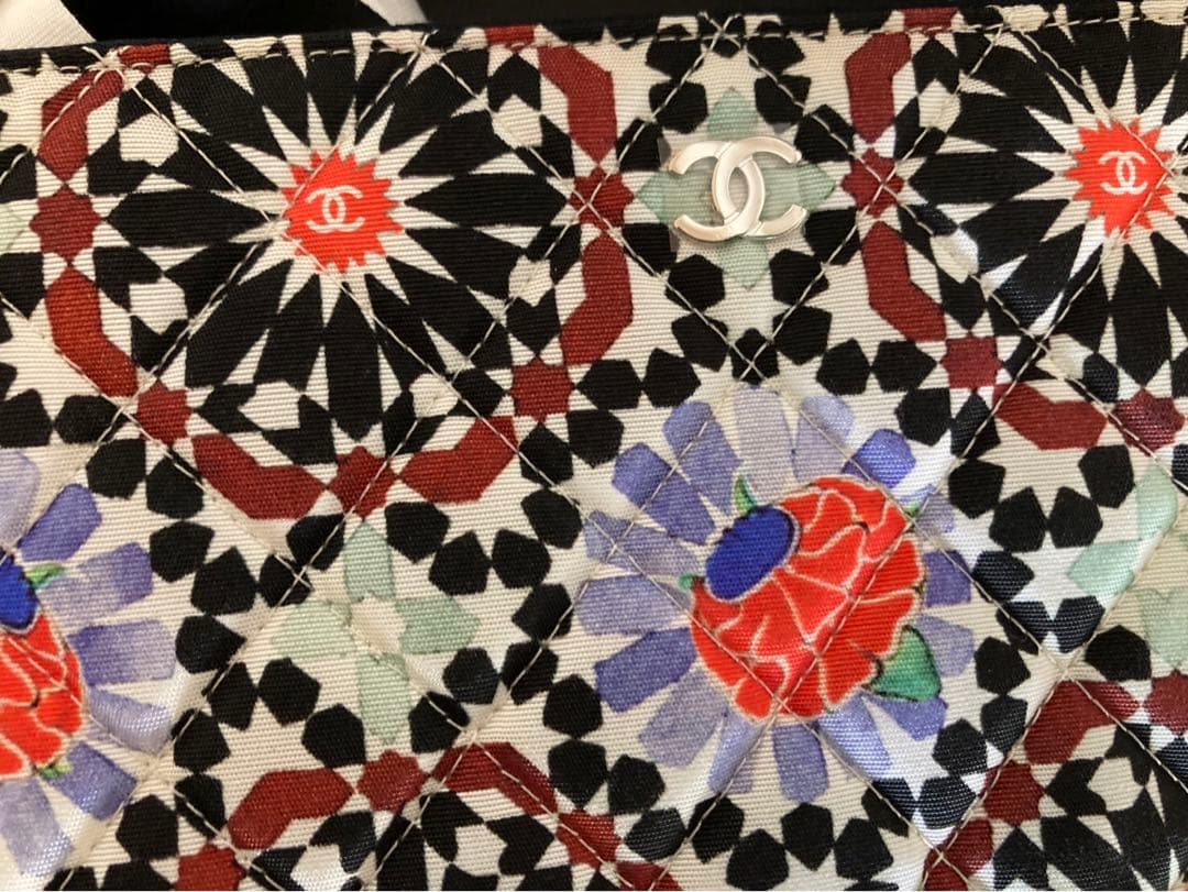 美品　CHANEL シャネル　クラッチバッグ　ドバイ限定