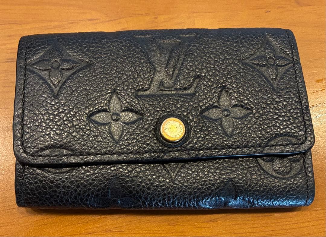 【あちき様】ルイヴィトン　6連キーケース　ブラック　アンプラント　イニシャル入り