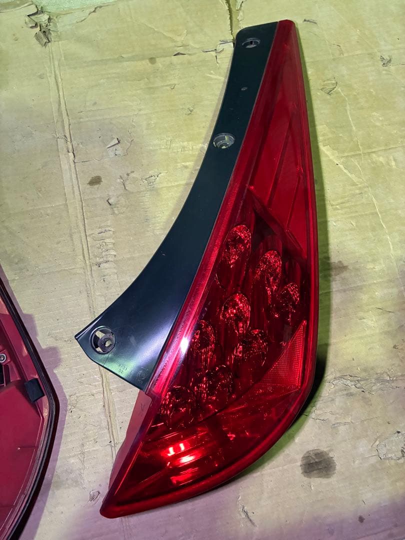 z33 中期 後期 テールランプ テールライト ピン全折れ