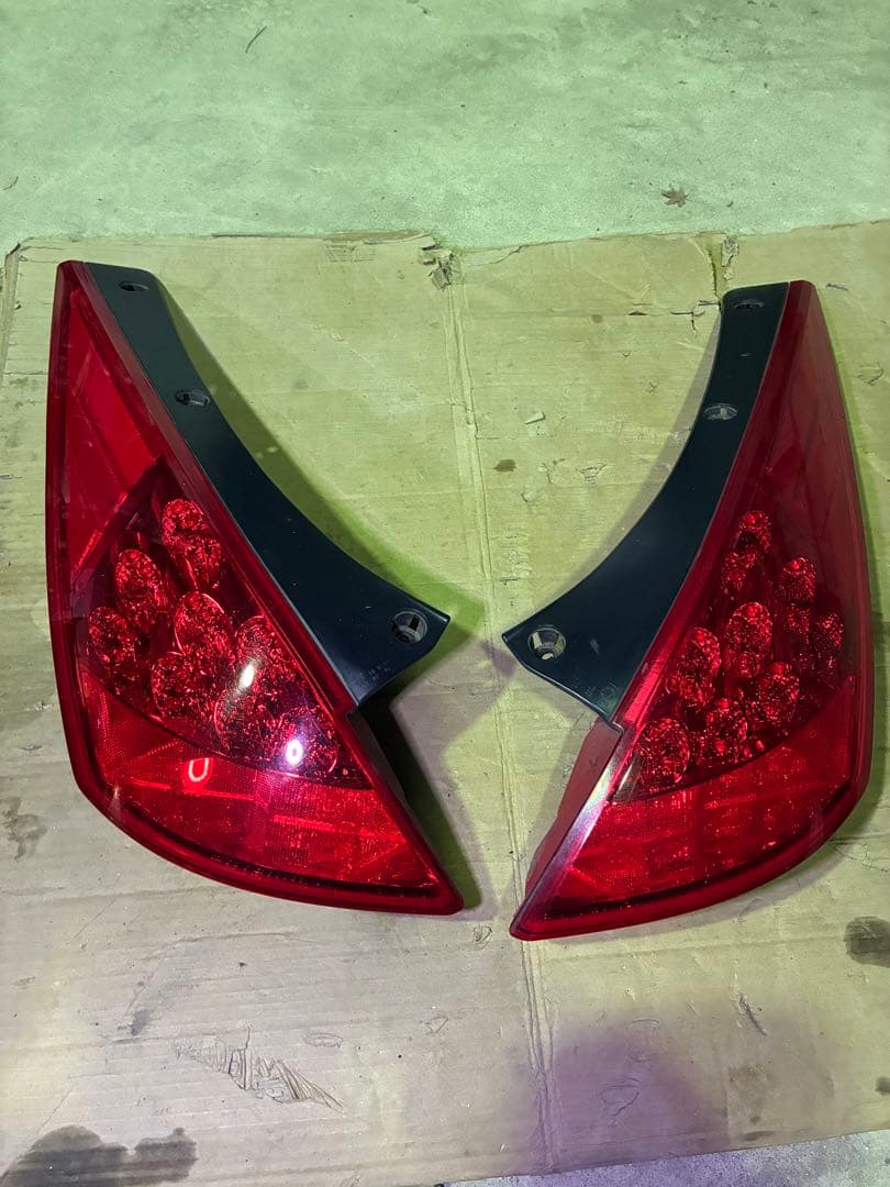 z33 中期 後期 テールランプ テールライト ピン全折れ