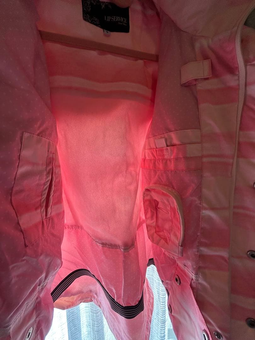 ピンクと白のストライプ スノーボードウェア S