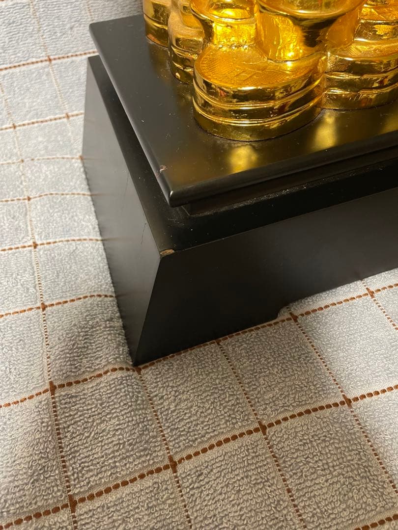 SHINGOさん　黄金龍の置き物　お値下げ中❣️