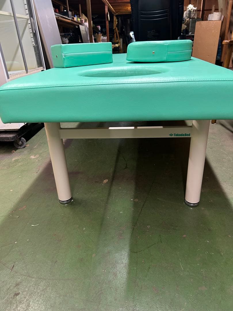 施術用ベッド（タカダ）