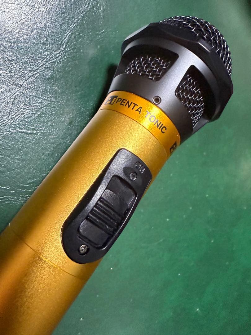 新品同様 カラオケマイク　PENTATONIC 演歌・バラードマイク ゴールド