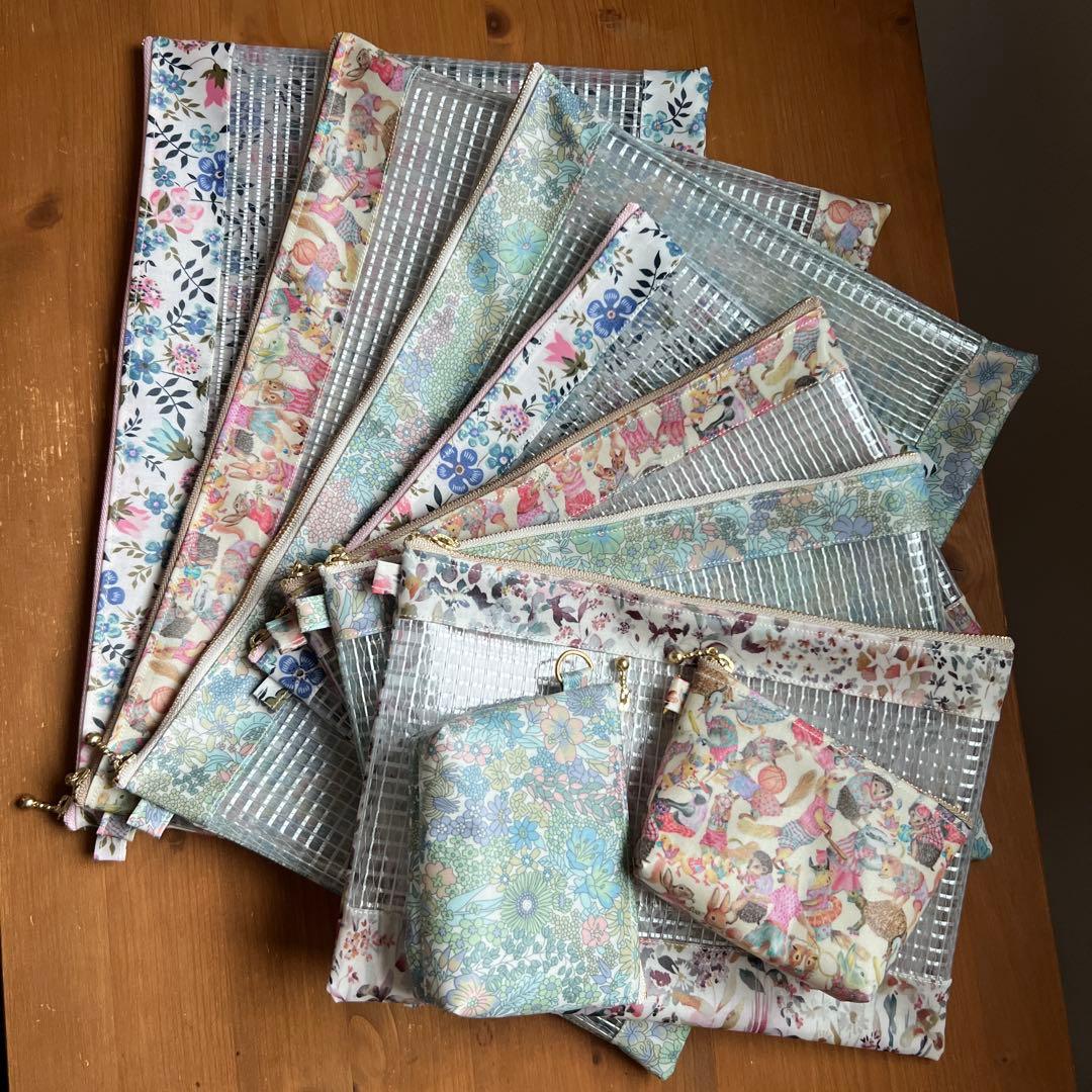 専用ページ　リバティラミネート生地使用ポーチ