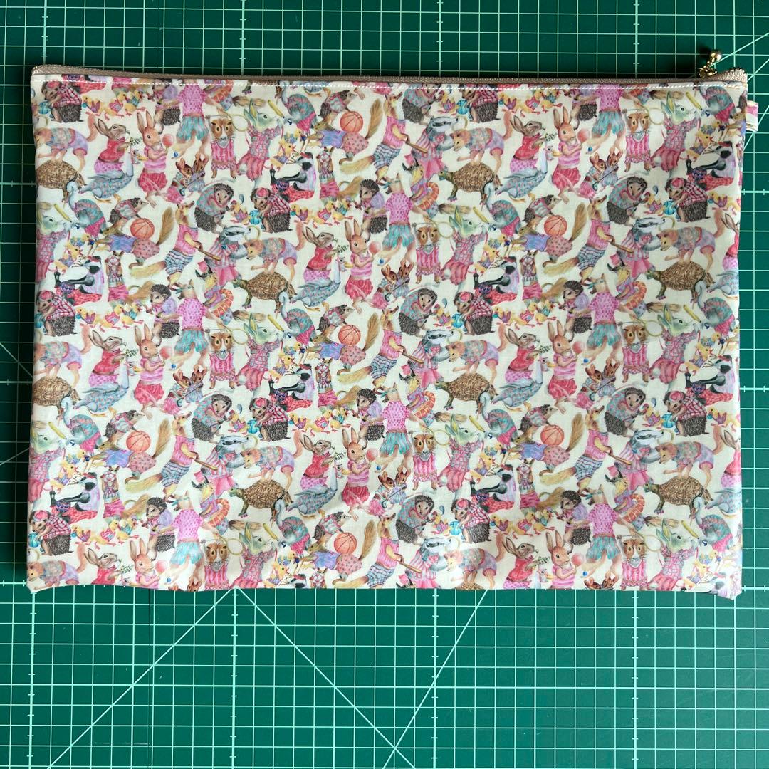 専用ページ　リバティラミネート生地使用ポーチ