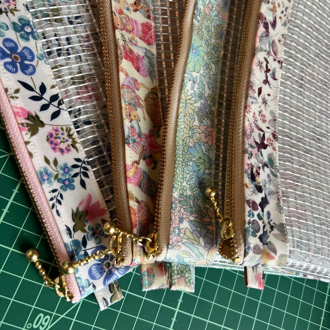 専用ページ　リバティラミネート生地使用ポーチ