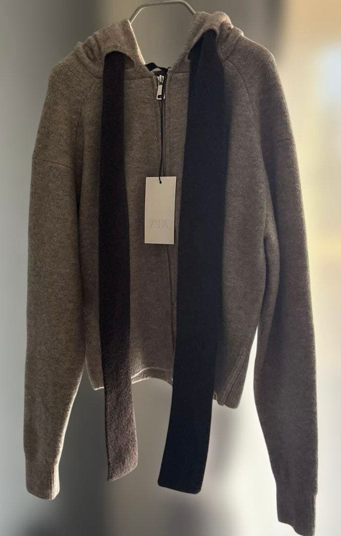 【新品】ZARA フード付きタイベルトニットカーディガン　Sサイズ