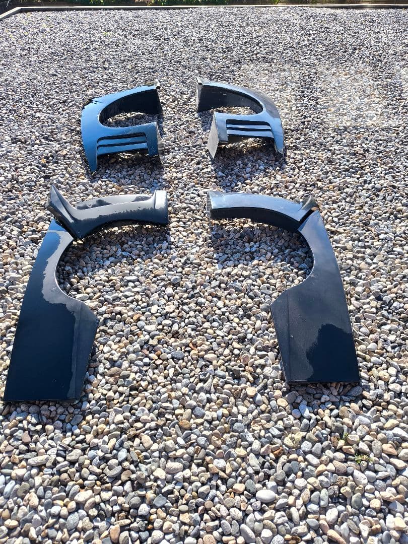 引き取り限定　100系ハイエース　ブリスターフェンダー