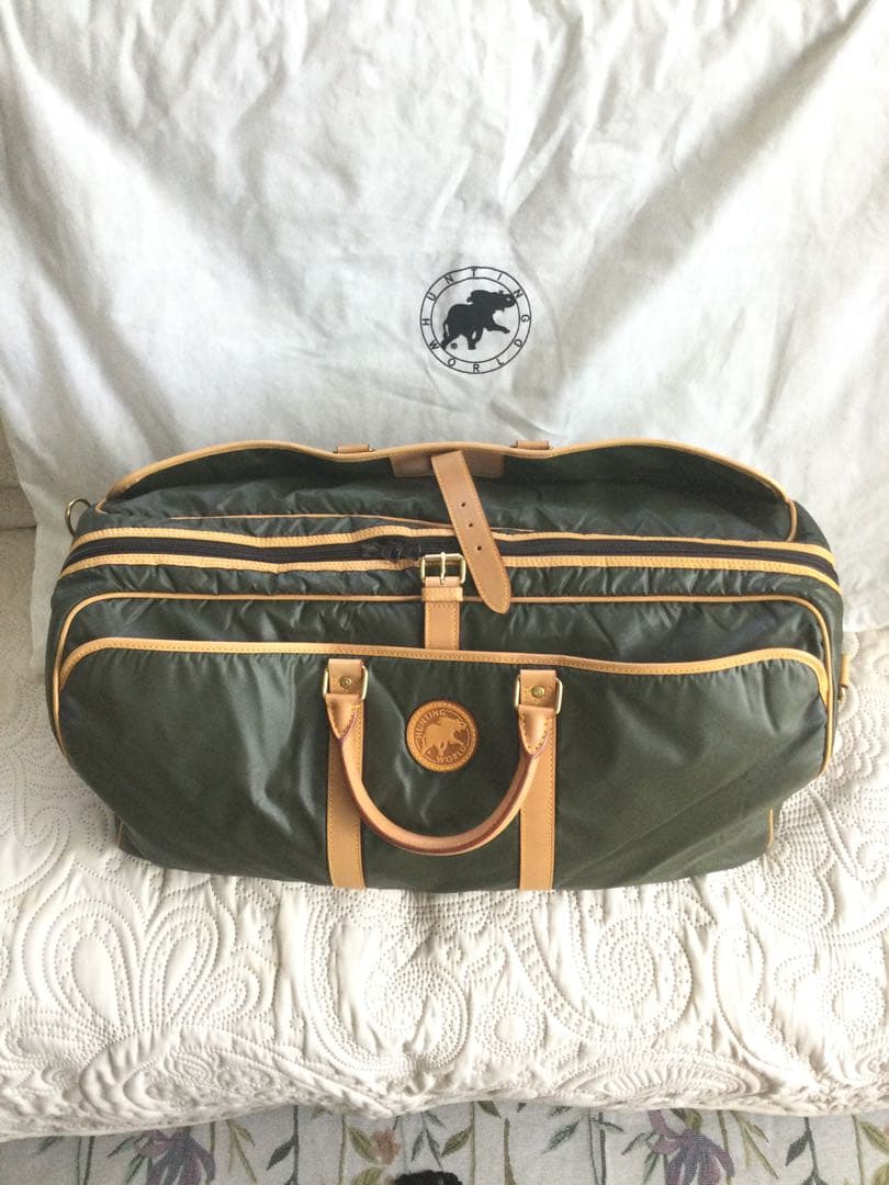 ハンティングワールド　ボストンバッグ