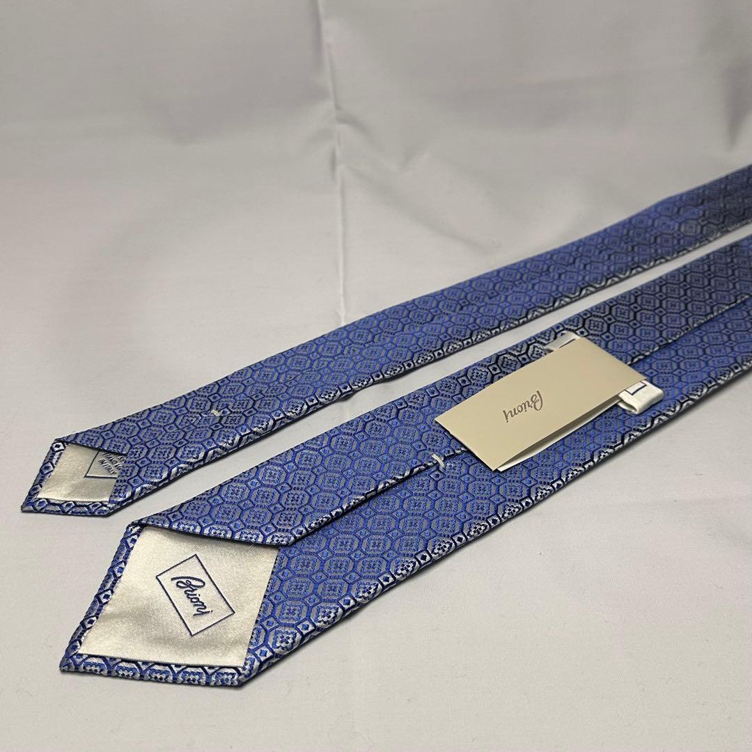 新品タグ付☆ブリオーニ☆ネクタイ☆ブルー☆シルバー☆パターン柄☆光沢☆682