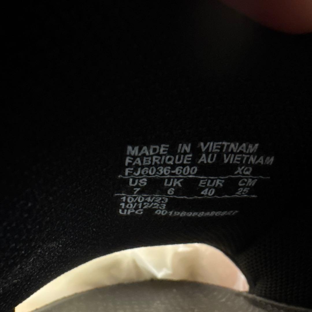 ナイキ　エア　モアアップテンポサンダル　25センチ