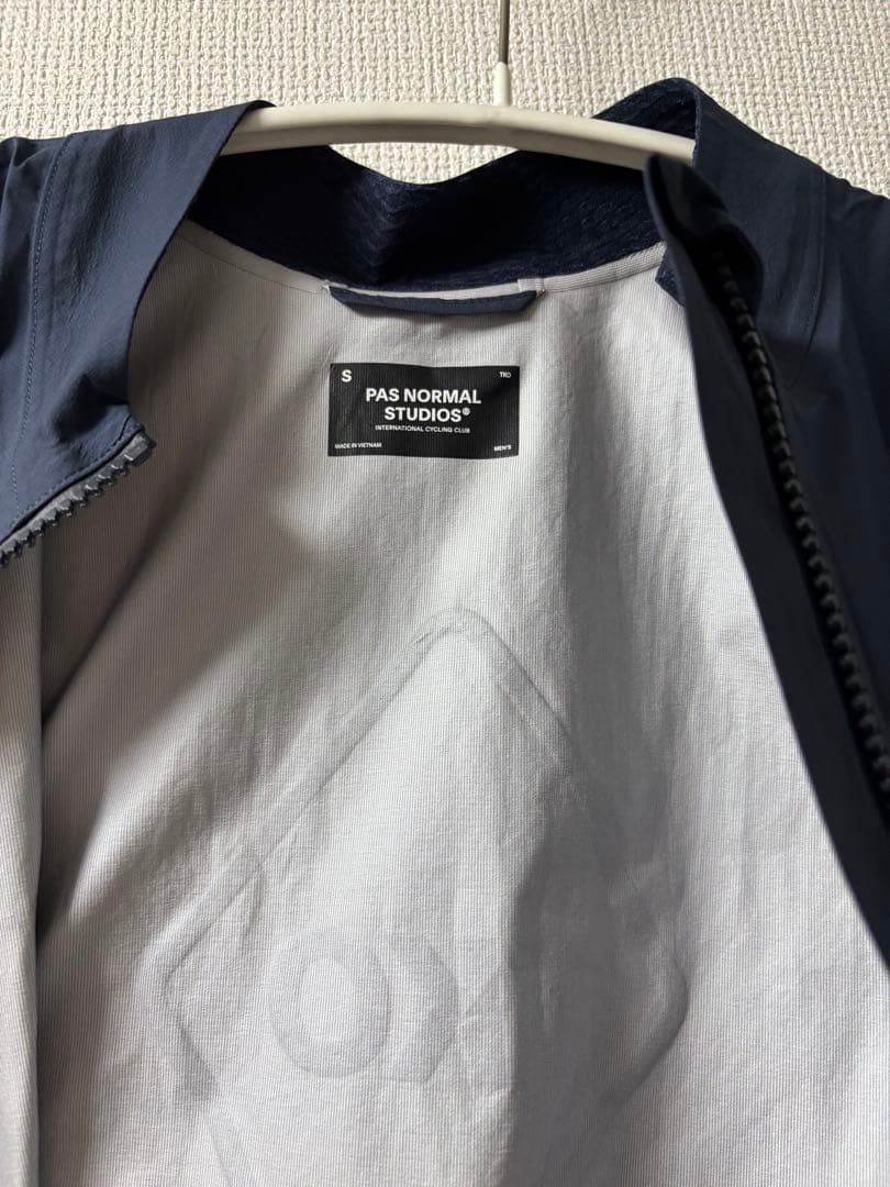 パスノーマルスタジオ T.K.O. Rain Gilet Atmosphere