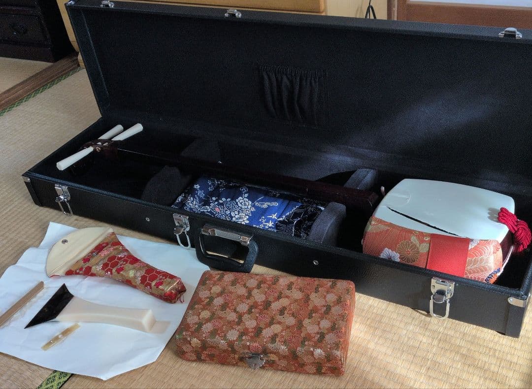 u*i様 地唄三味線本体と付属品セット