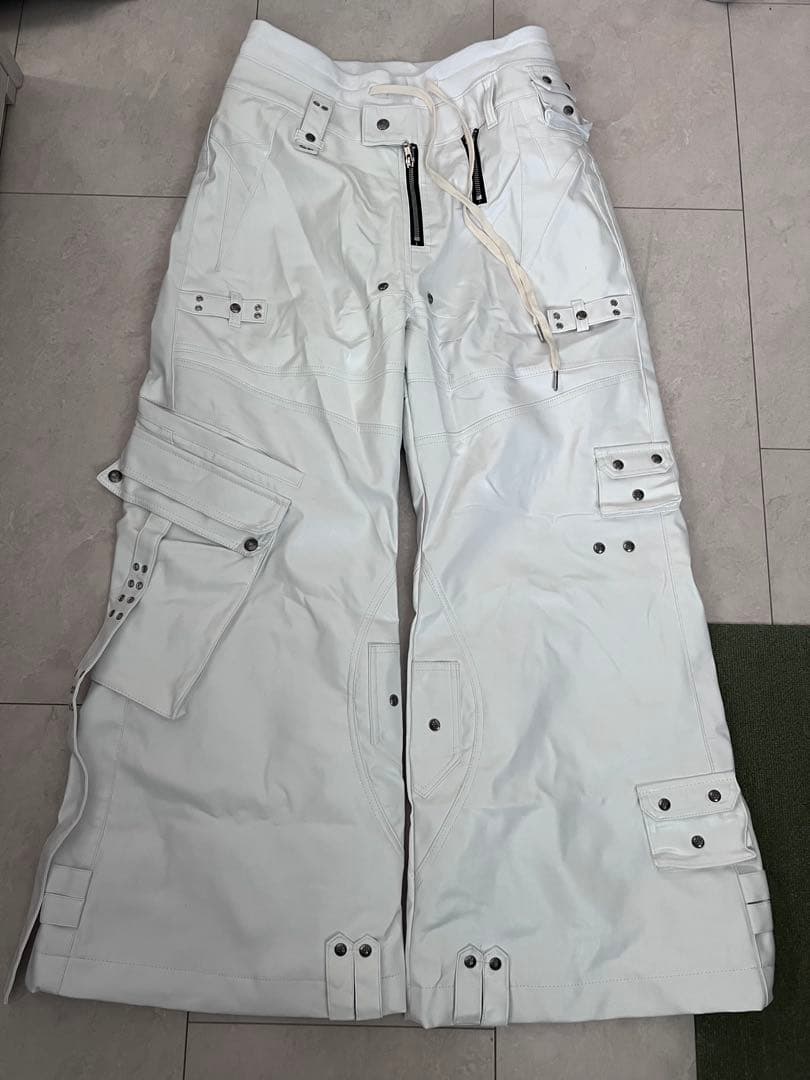 ffcxdgvc CozyWorldWide ホワイト カーゴパンツ