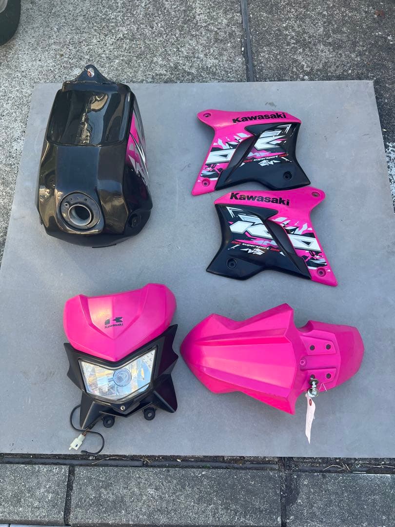 s*1様 Kawasaki KSR110プロ タンク、カウルセット ピンク
