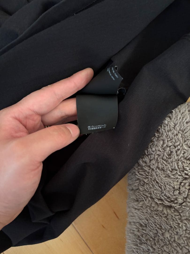 バレンシアガtシャツ