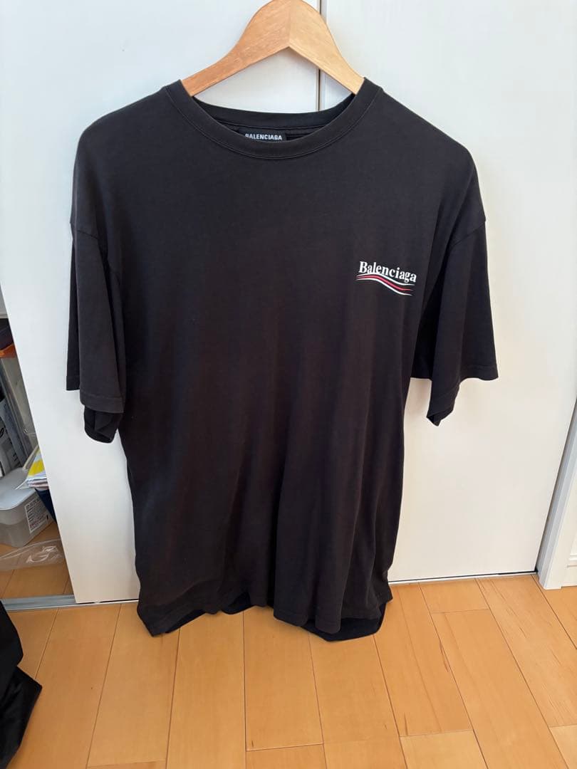 バレンシアガtシャツ
