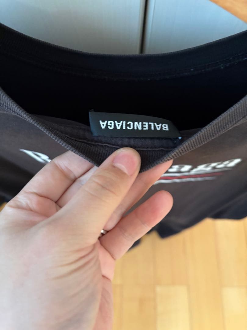 バレンシアガtシャツ