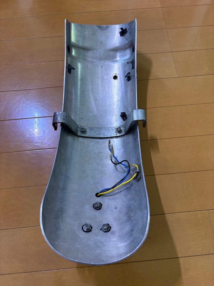 SR400 WM（ウェリントン）製？ リアフェンダー　ショート＆テールランプ