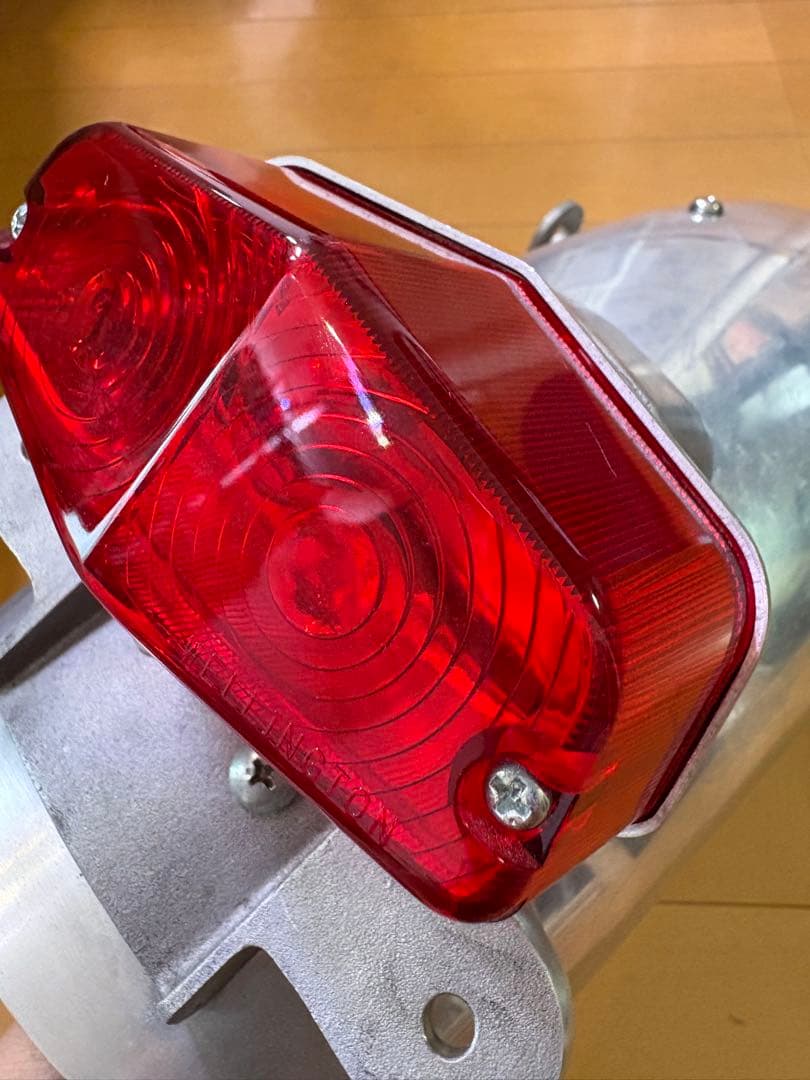 SR400 WM（ウェリントン）製？ リアフェンダー　ショート＆テールランプ