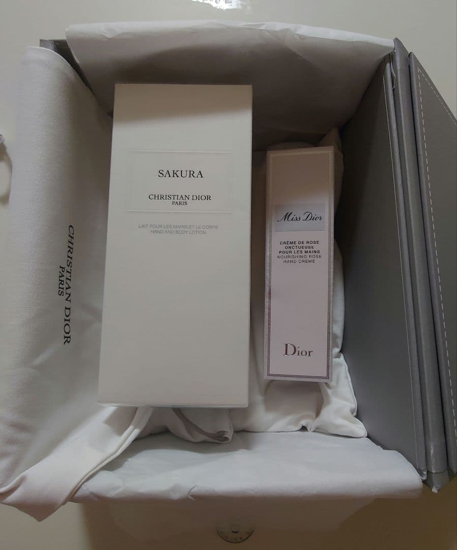 【新品】ディオール　ハンド&ボディローション　オードゥパルファン　ギフトBOX