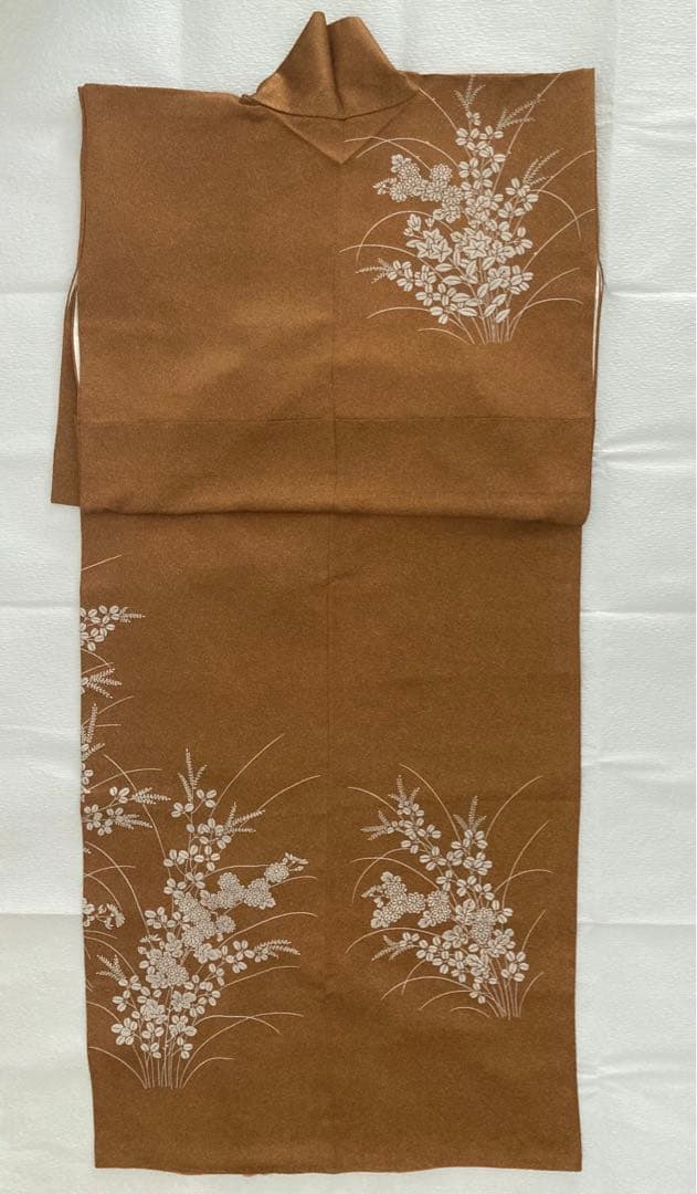 ［e.］繊細な花柄刺繍の美しい着物　付下げ＊袷＊正絹 匿名配送
