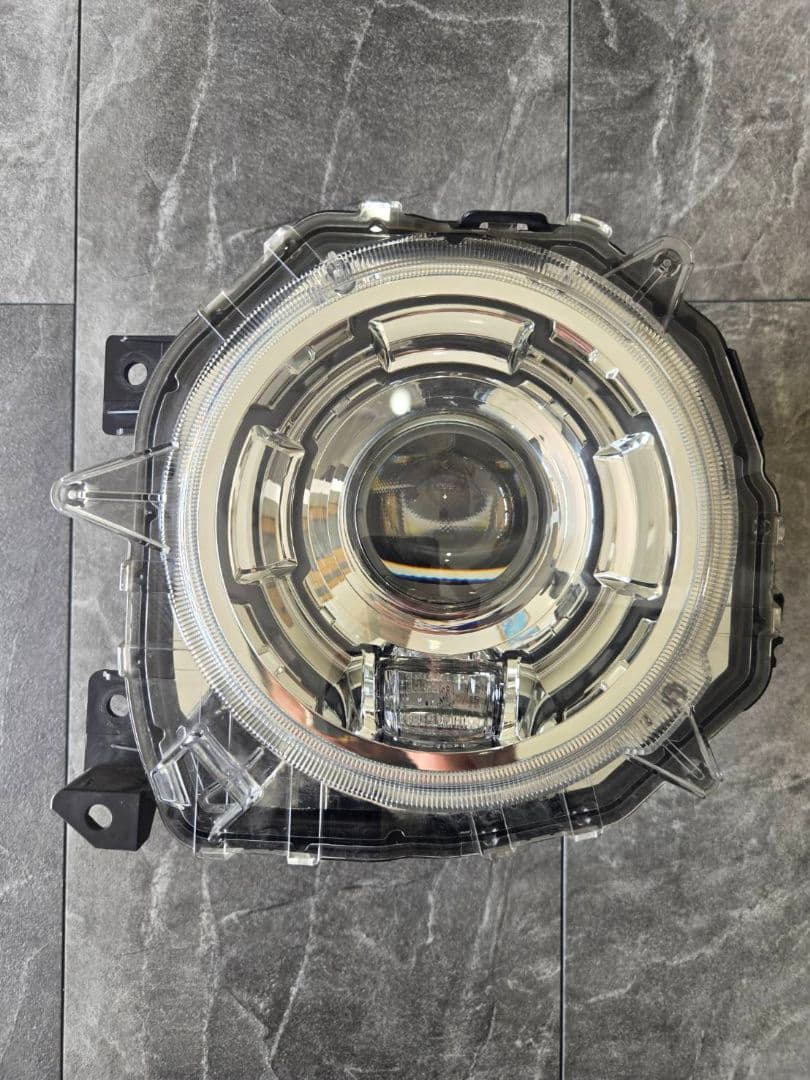 JW64W　スズキ　ジムニー　ヘッドライト