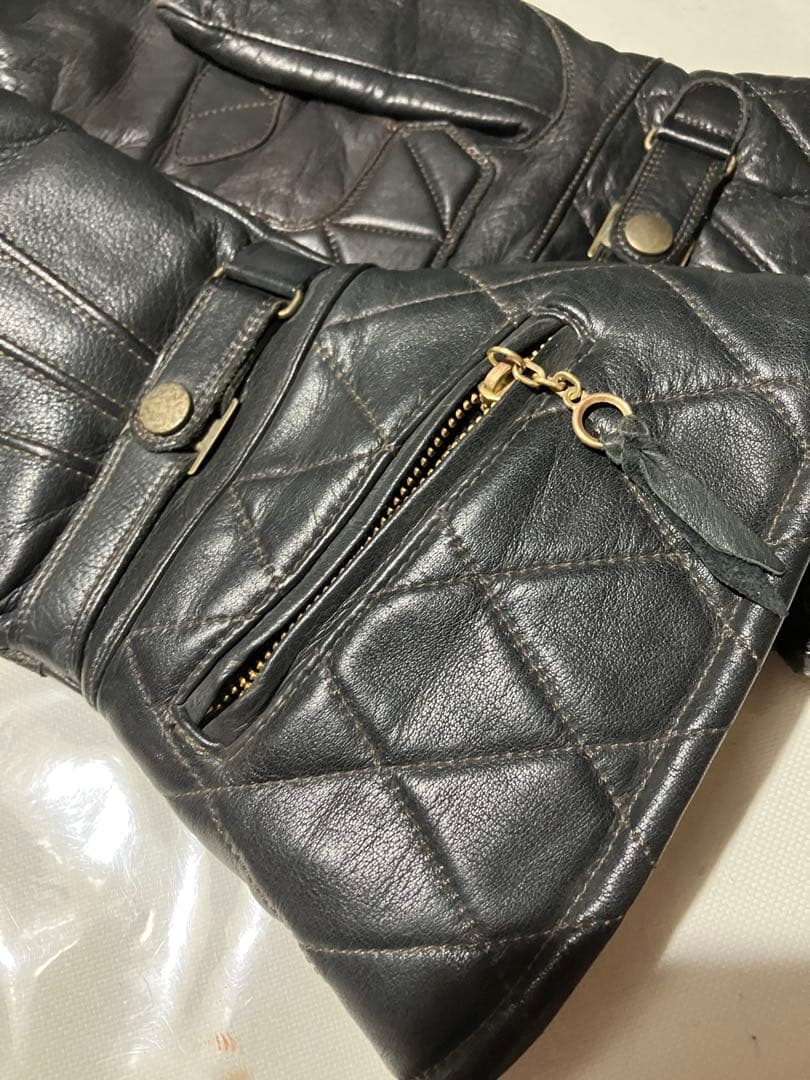 m*e様 黒 レザー キルティング グローブ　ミトン　Pow Wow Lサイズ