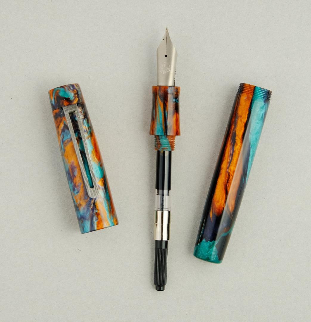 Atelier Lusso 万年筆 8号チタンFニブ（ウェーバリー加工）