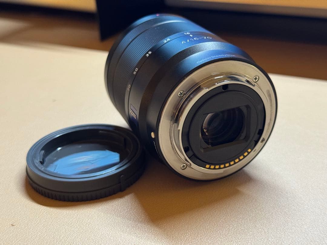 b*a様 【美品】SONY E-mount F4 16-70 ZA OSS