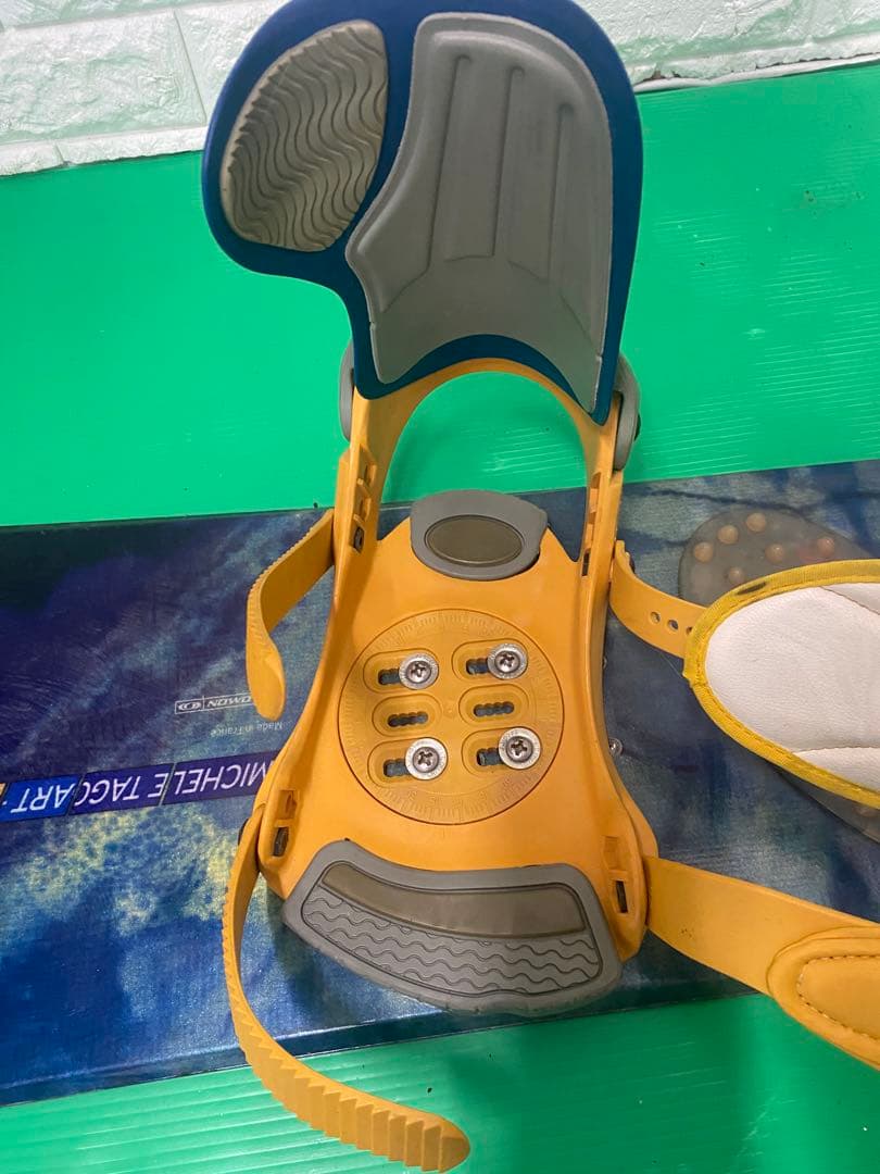 スノボーとバイディングサロモンブーツFLOW VEGA セット