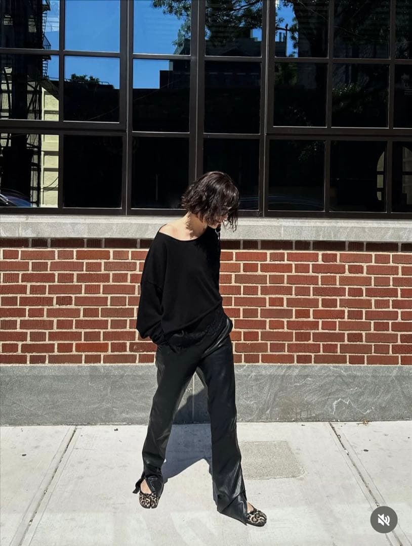 ok.soon new fake leather pants サイズ1