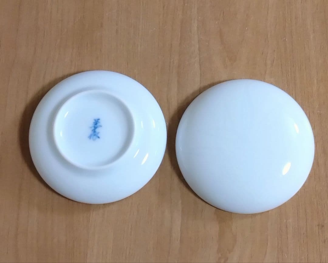 人間国宝 井上萬ニ作 白磁 香合 有田焼 茶道具 共箱