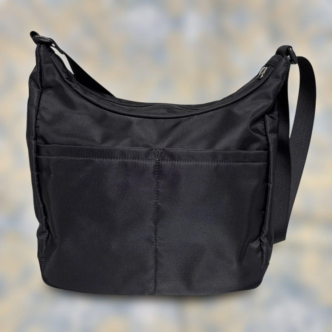 キタムラ　ナイロン　ショルダーバッグ　黒